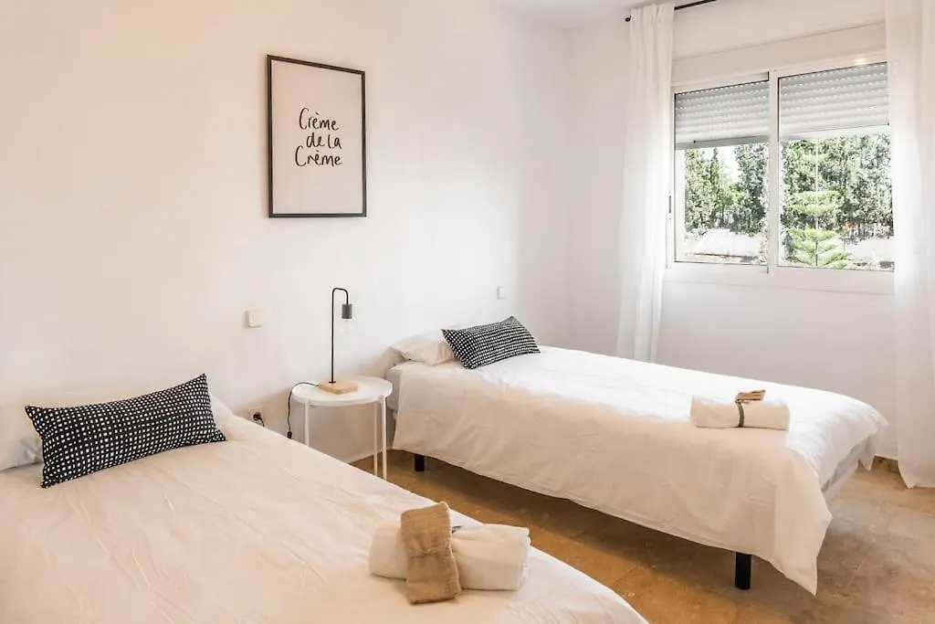 Modern Two-Bedroom Apartment Marbella España