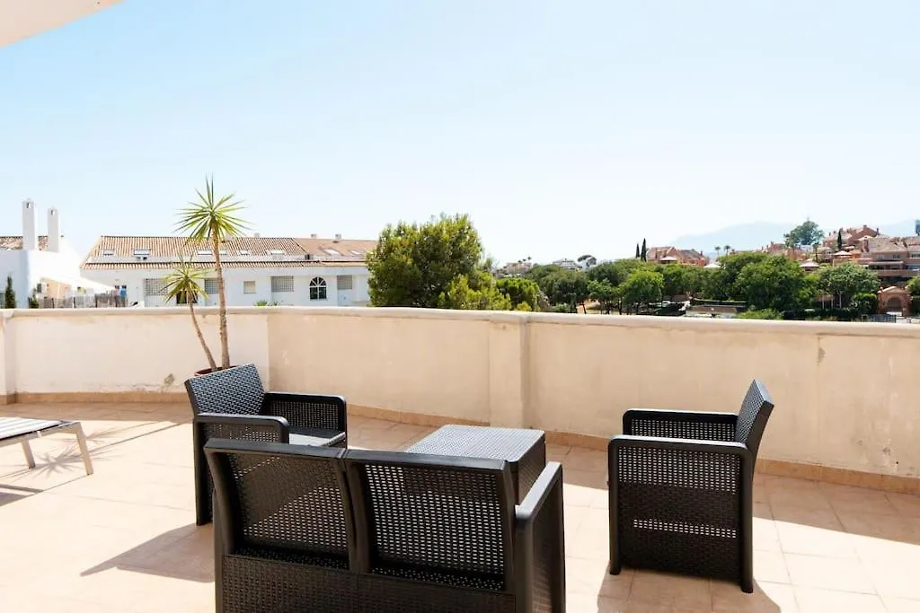 Modern Two-Bedroom Apartment Marbella España